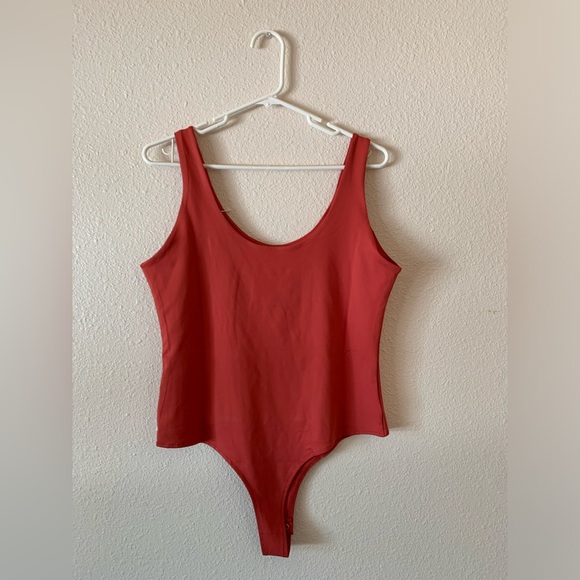 NWT Scoop Neck Sleeveless Backless summer Bodysuit - Picture 7 of 8